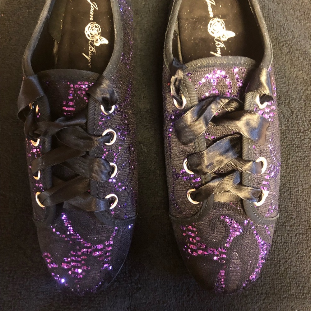 JOAN BOYCE PURPLE & BLACK LACE SHOES